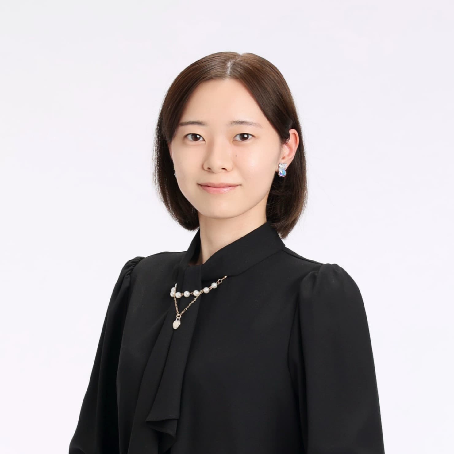 殿岡真衣